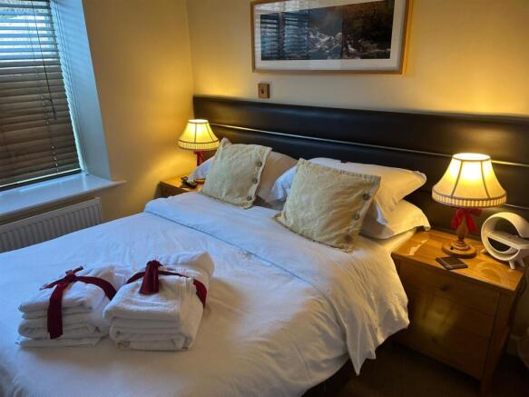 2 bed Apartment to rent Image 5