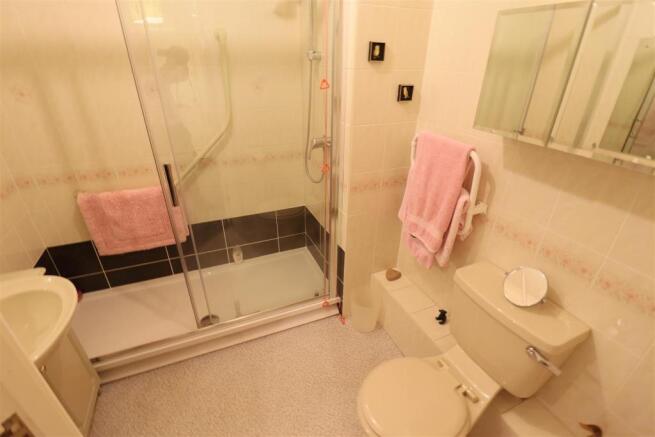 SHOWER ROOM