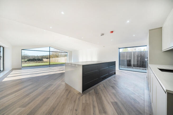 1393454-10-695bc5...