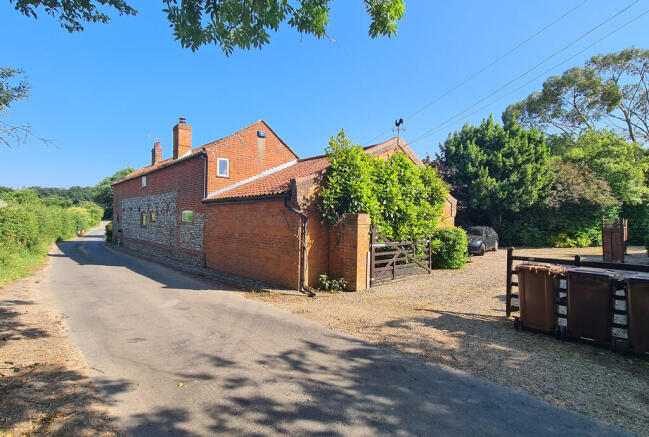 The Green, Edingthorpe photo 4