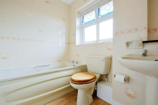 Bathroom_1.jpeg