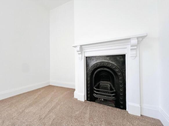 2 bed Terraced to rent Image 10