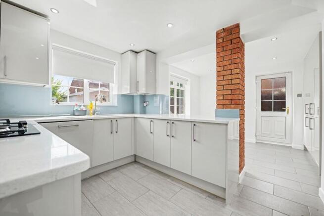 Kitchen/Dining Area