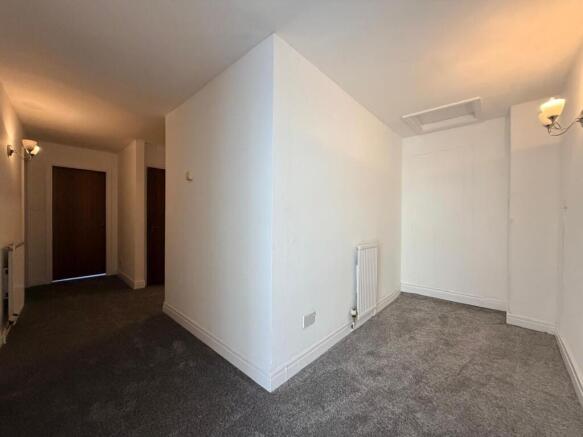 2 bed Flat for sale Image 7