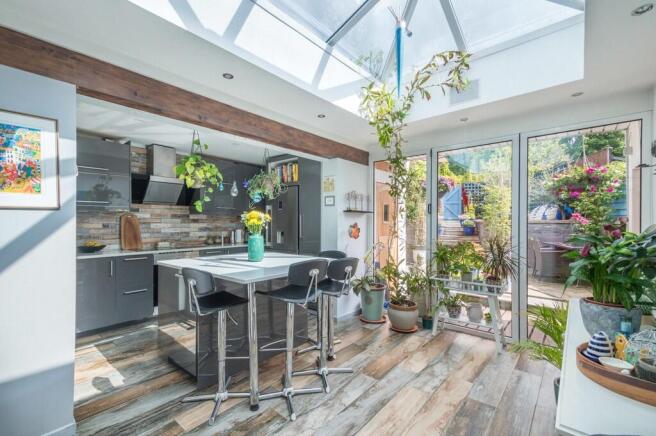 19-21 Cheveley Ro...