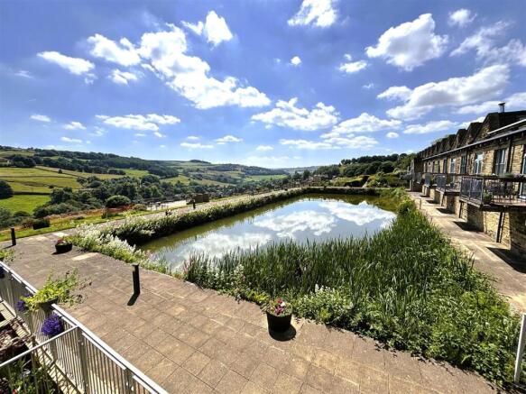 2 bed Apartment for sale Image 6