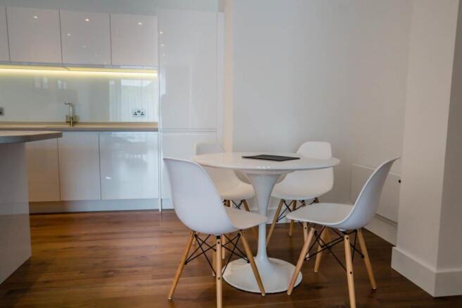 2 bed Apartment to rent Image 5