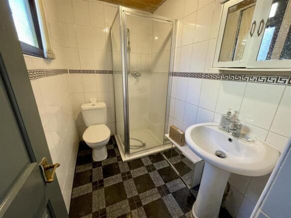 5 bed House of Multiple Occupation to rent Image 5
