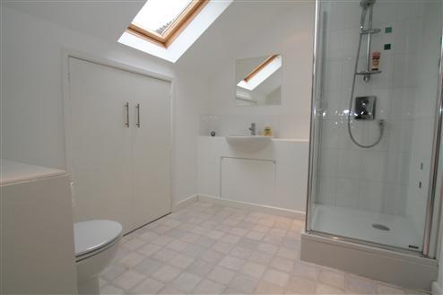 En-suite to Bedroom 3