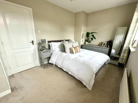 3 bed Semi-Detached for sale Image 9