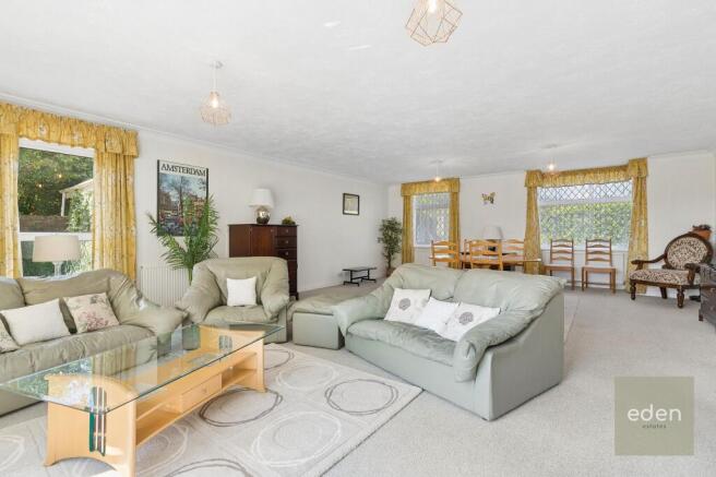 LIVING/DINING ROOM