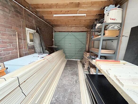 Garage/Workshop