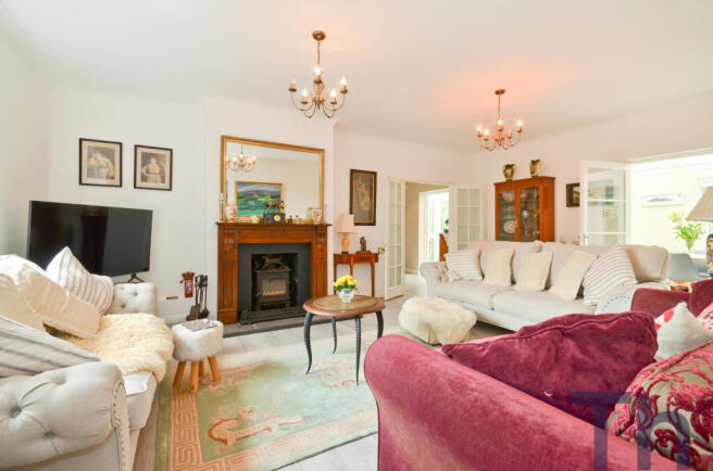 lounge4.JPG