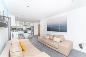 5, 35 Courtfield House, Fairfield Road, Uxbridge UB8 1AZ
