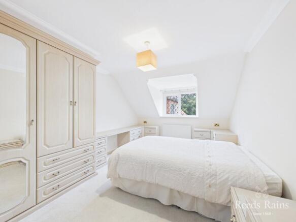 4 bed Semi-Detached for sale Image 5