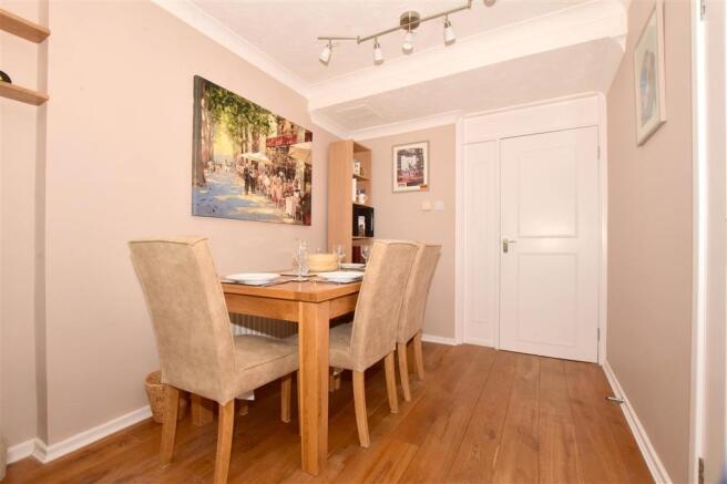 Lounge/Dining Room