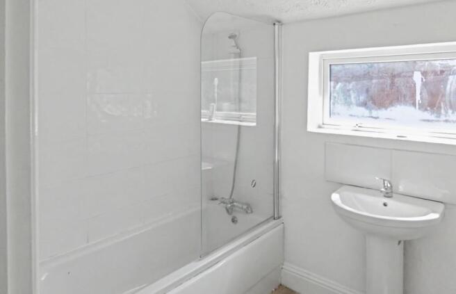 2 bed Flat for sale Image 11