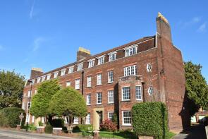 Flat 15, 37 Henstead Court, Devonshire Road, Southampton SO15 2GJ