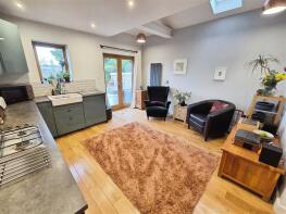 16, Exton Road, Nottingham NG5 1HB