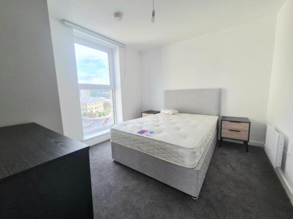 2 bed Apartment to rent Image 6