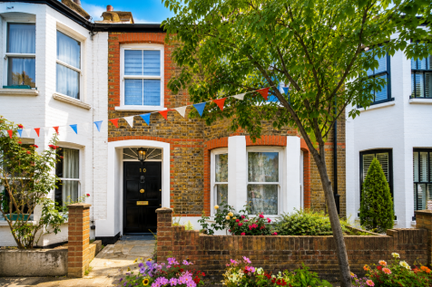 Evelyn Gardens, Richmond, TW9