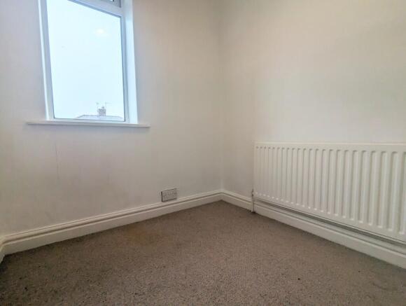 3 bed Semi-Detached to rent Image 11