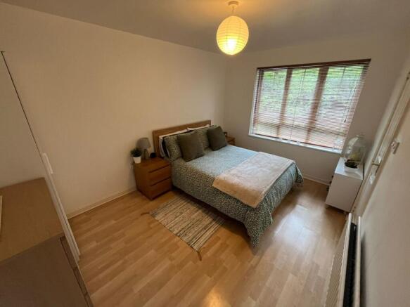 3 bed Flat to rent Image 4