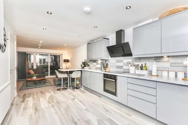 Kitchen Lounge