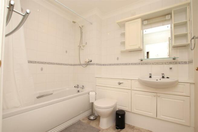 Bathroom.JPG