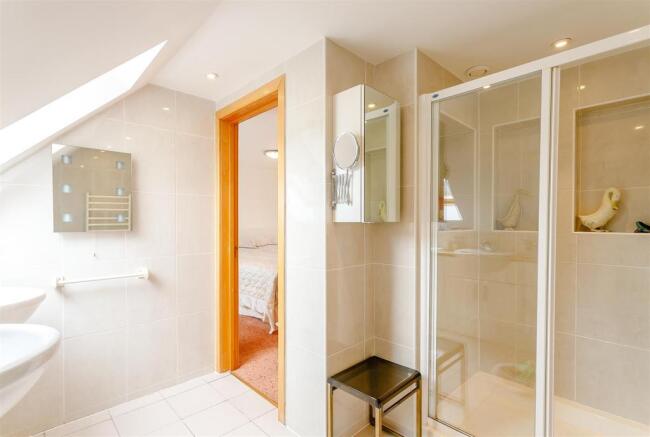 8334624-interior25.jpg