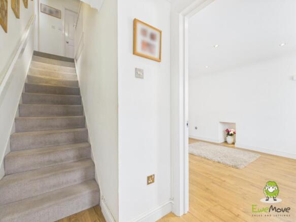 EweMove Estate Agents Basingstoke - Highwood Ridge
