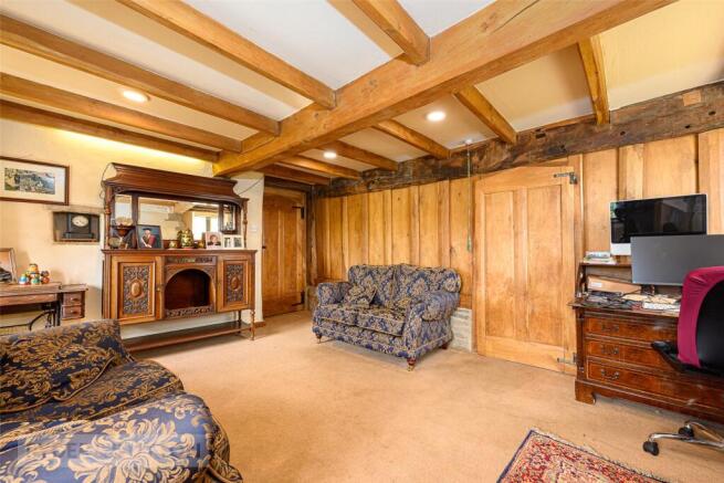5 bed Detached for sale Image 7