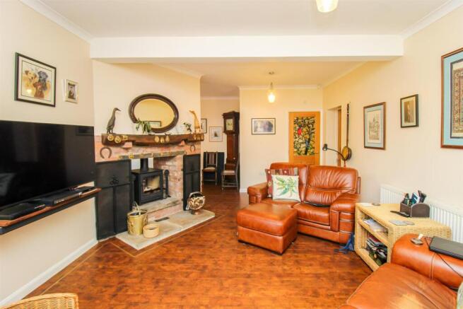 3 bed Bungalow for sale Image 6