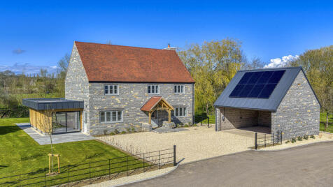 Stunning new home in the heart of popular Alhampton, just minutes from Castle Cary.