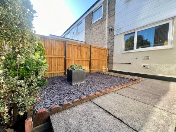 167 Foster Way 17.jpg