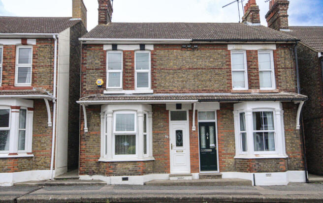 3 double bed semi-detached house for sale Victori