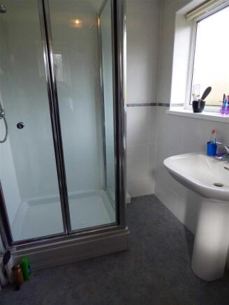 SHOWER ROOM VIEW 2