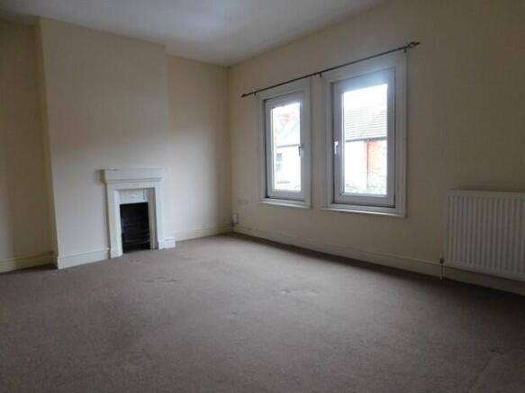 150 Crom Main Bed 1