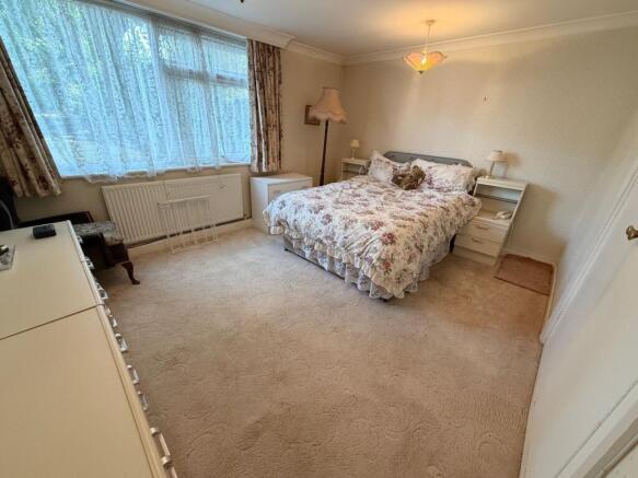 3 bed Apartment for sale Image 9