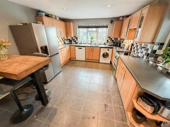 Kitchen/Breakfast Room