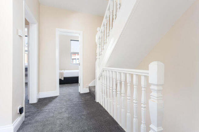 8 bed Terraced to rent Image 12