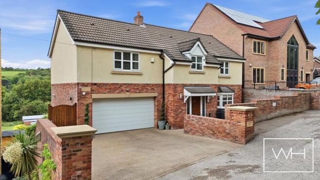 5 bed Detached for sale Image 7