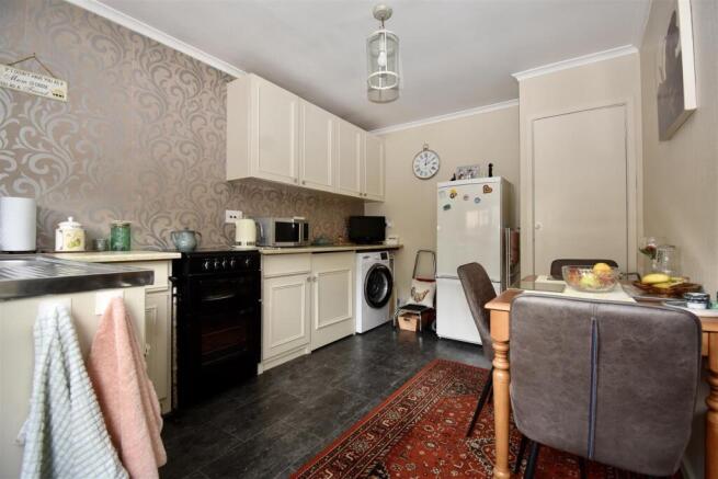 3 bed Detached Bungalow for sale Image 4