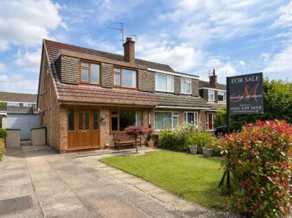 Gleneagles Close, Bramhall, SK7