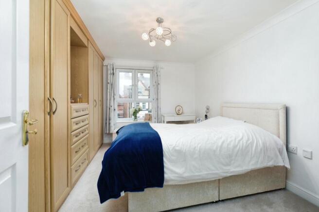 2 bed Apartment for sale Image 5