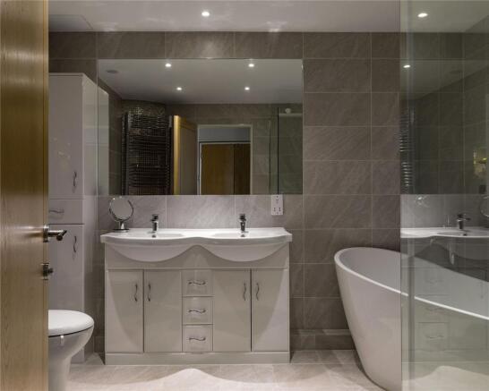 Principal Bathroom