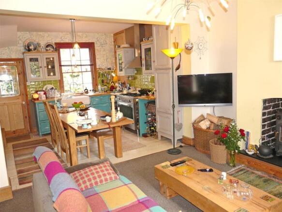 Kitchen/Living Room 