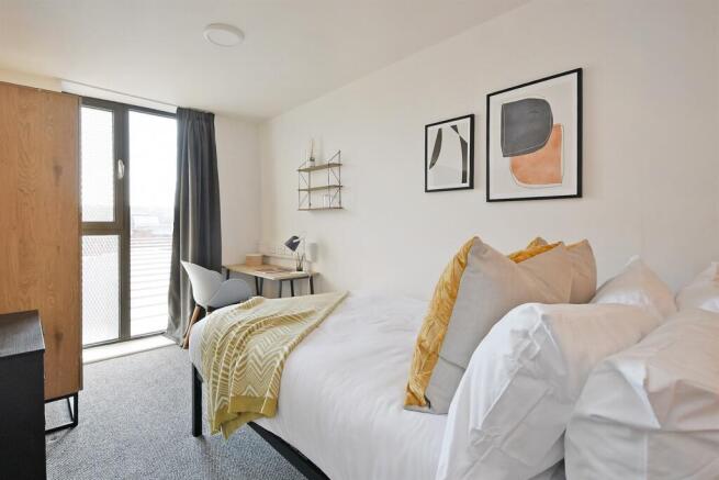 5 bed Apartment to rent Image 5