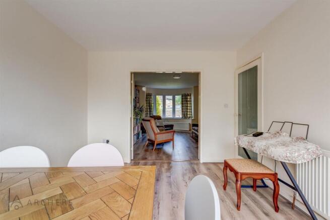 3 bed Semi-Detached for sale Image 10