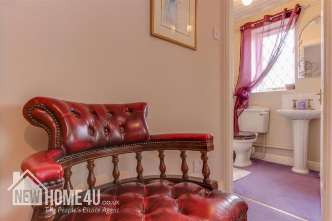 DRESSING ROOM: